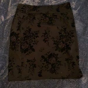 Floral black pencil skirt